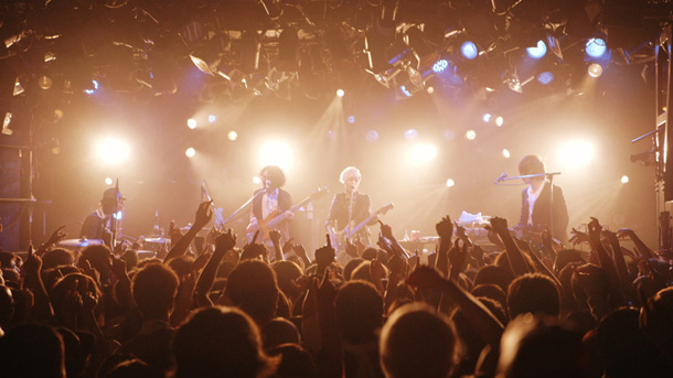 「yui擁するFLOWER FLOWER 初アルバムから先行配信第三弾「きみのこと」」1枚目/3