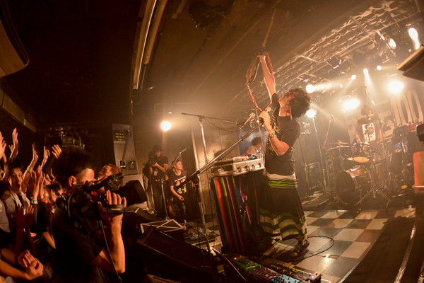 「the telephones」11枚目/18