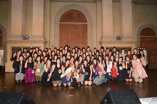 「倉木麻衣 100人の倉木麻衣と「Love, Day After Tomorrow」大合唱」1枚目/5