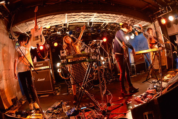 「Czecho No Republic」2枚目/36