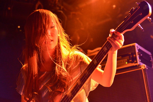 「赤色のグリッター」14枚目/22