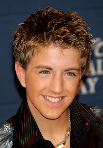 「“12歳のプラチナ歌手”として知られたビリー・ギルマンがゲイを告白」1枚目/1