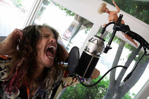 「映画『シン・シティ』サントラ曲メイキング映像が公開、エアロスミスのS・タイラーもハイテンション」1枚目/3