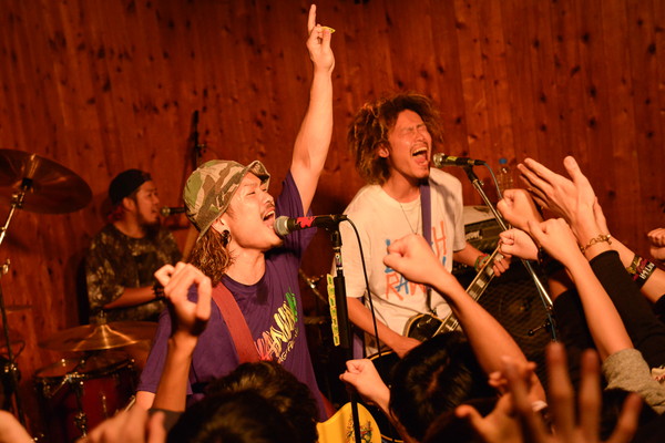 「WANIMA」60枚目/74