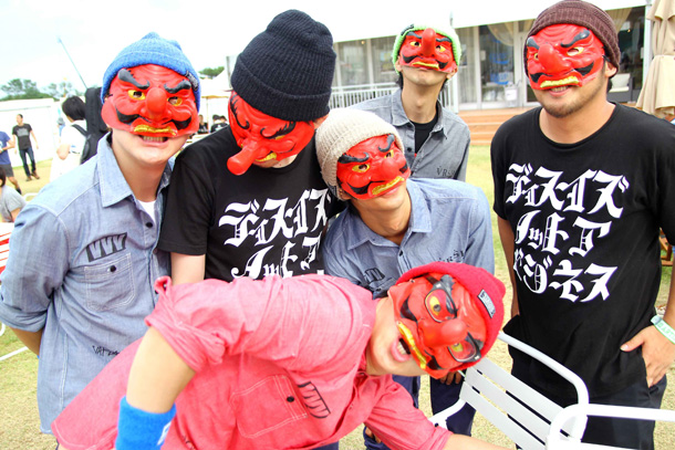 「覆面天狗バンド“ディスビズ”「どうしても会って伝えたい」東名阪ツアー開催」1枚目/1