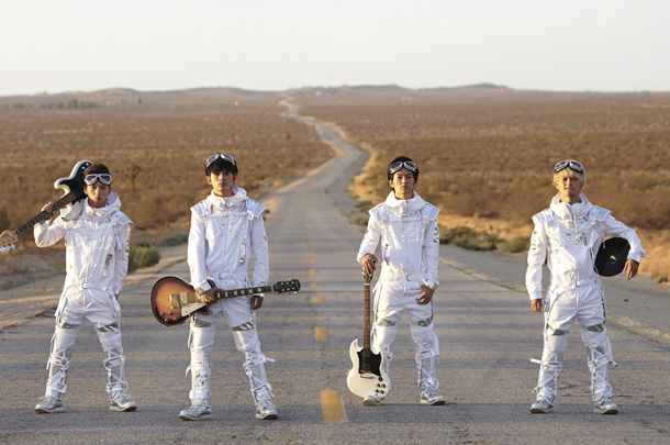 「アーティスト写真」4枚目/4