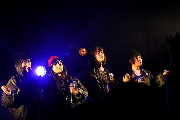 「BILLIE IDLE（R）解禁 最初の1ページ開く「我が身が滅ぶまで応援よろしく」」1枚目/29