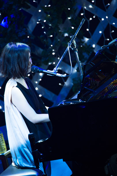 「大塚 愛 限界感じた音楽活動を愛で乗り越えた2014年～更なる変革の2015年へ」1枚目/8