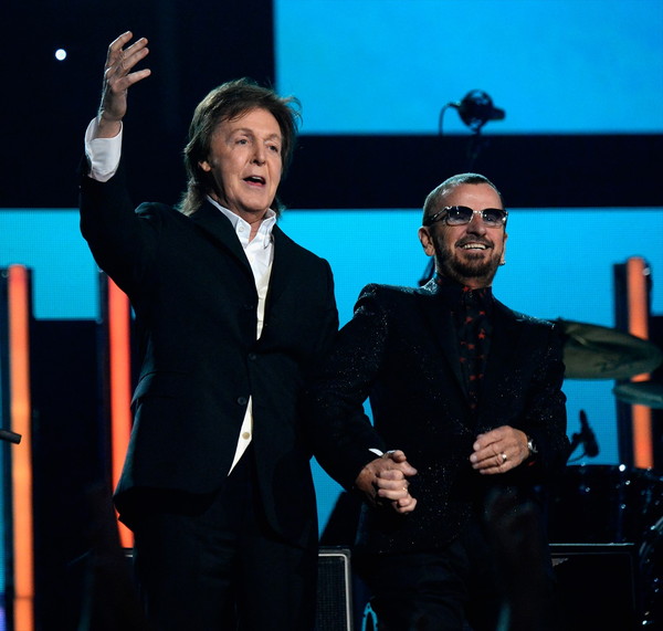 「グラミー授賞式でリアーナ×ポール×カニエの3ショットライブパフォーマンスが決定」1枚目/3