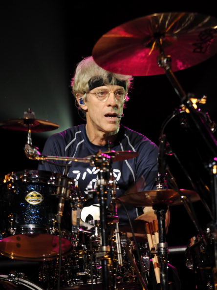 「ポリスのドラマーがラッシュやトゥールのメンバーらとスーパーセッション」1枚目/1