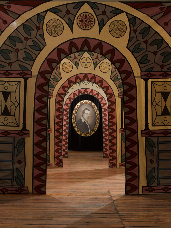 「チリー・ゴンザレス 天才音楽家が自ら解説！最新パフォーマンス映像とその舞台裏が公開」1枚目/2