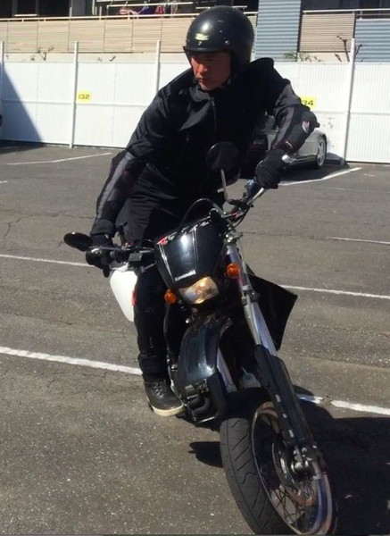 「低速での8の字走行」2枚目/6