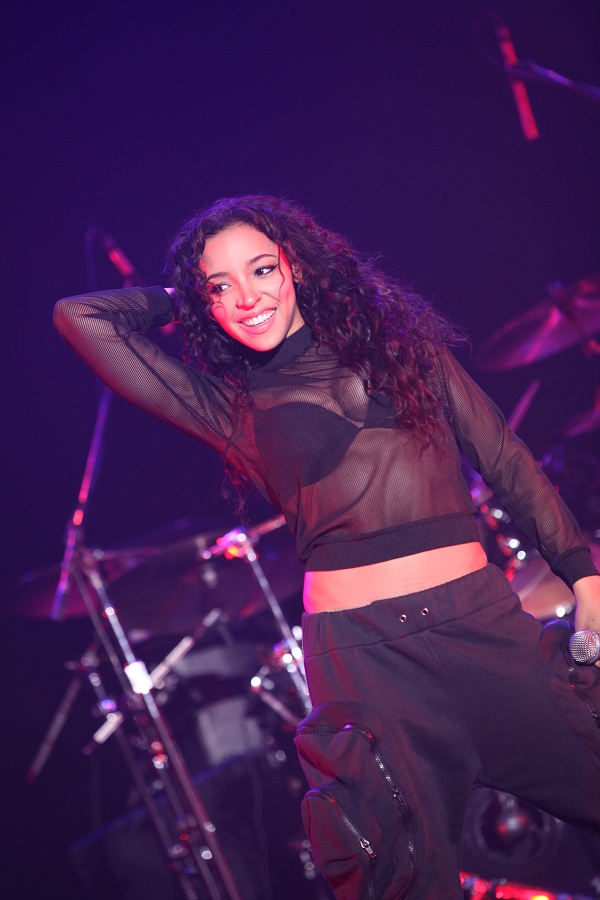 「ティナーシェ　エイサップ・ロッキーらも魅了する新星R&amp;Bプリンセスが初来日で見せたセクシー＆ダイナミックな圧巻のパフォーマンス」1枚目/4