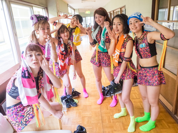 「アップアップガールズ（仮）温泉と音楽と宴会がコンセプトのイベントでずぶ濡れ」1枚目/24