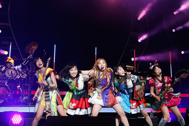 「Gacharic Spin ドリフの聖地でゴムパッチン＆タライ＆お色気（？）＆ドローン……ザ・グレート・カブキも登場」1枚目/8