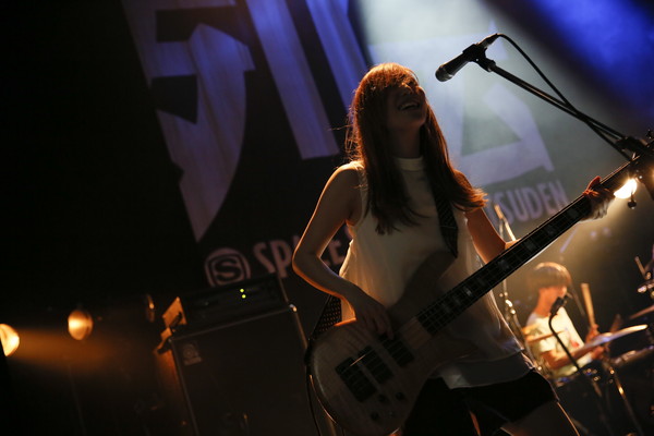 「赤色のグリッター」23枚目/40