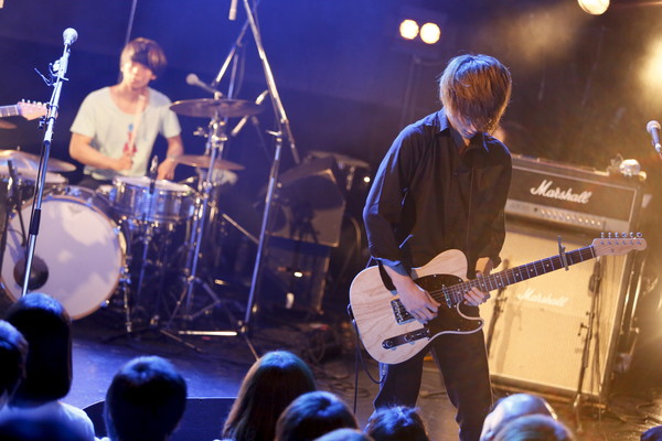 「赤色のグリッター」30枚目/40