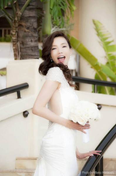 「元宝塚の和央ようかが、ハワイで挙式」1枚目/3