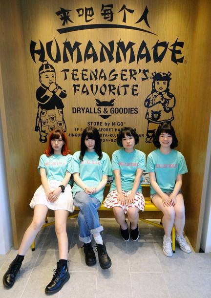 「BILLIE IDLE（R）80&#039;sTVドラマのオープニング彷彿させる新作MV公開」1枚目/3