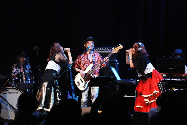 「PUFFY＆ウエケン」16枚目/26