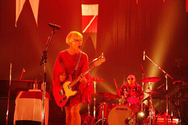 「木村カエラ ヒイズミマサユ機との強烈バトル＆感涙必至の優しい奏でと言葉「明日から良いことがたくさん起こるように」」1枚目/8