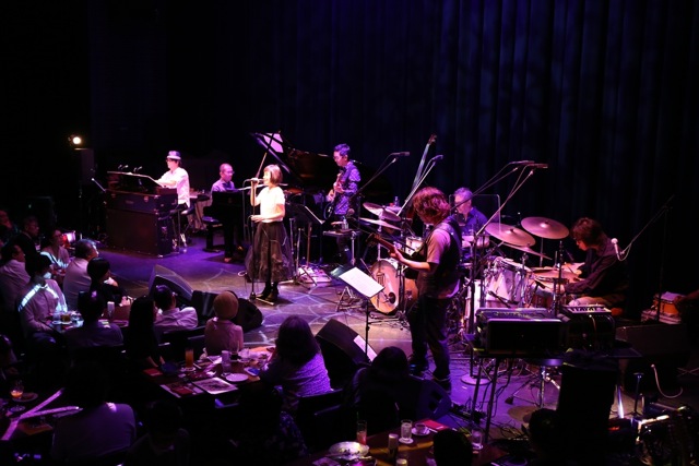 「大貫妙子1年ぶりのビルボードライブ公演で、「いつも通り」ではないライブを披露」1枚目/3