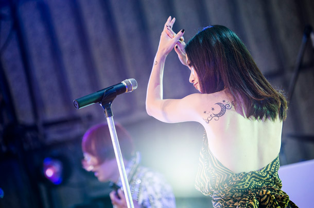 「大塚 愛 愉快でエロくてカオスで泣ける贅沢な音楽体験 新曲「日々、生きていれば」に込められた想い」1枚目/6