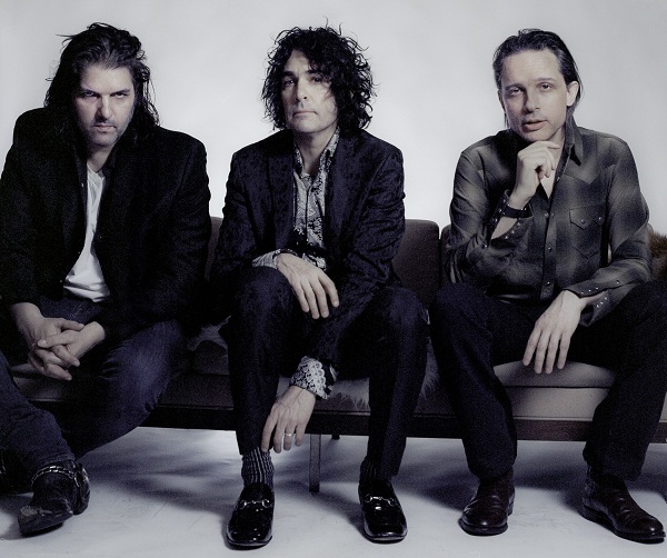 「ザ・ジョン・スペンサー・ブルース・エクスプロージョンが、映画『グラスホッパー』で架空のロック・ミュージシャンに」1枚目/1