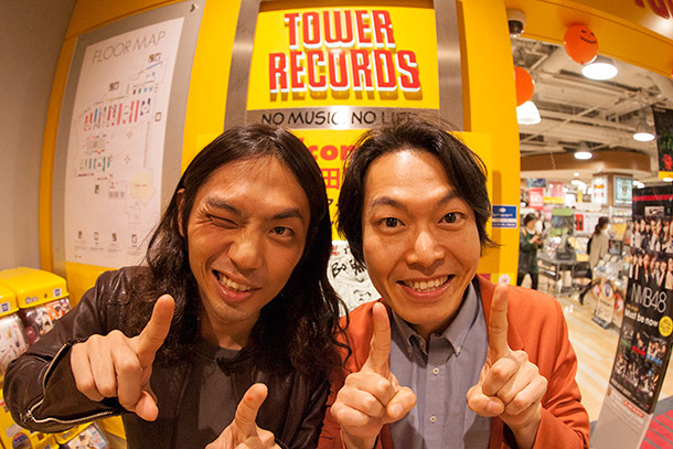 「TOWER RECORDS 梅田NU茶屋町店にて、松尾よういちろうとヒロヒサカトー」5枚目/39
