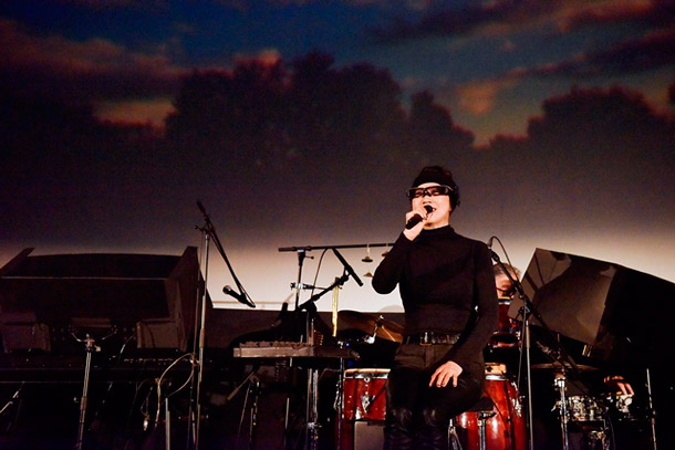 「松任谷由実 真っ暗闇のプラネタリウムライブで「気づかず過ぎた初恋」初披露」1枚目/5