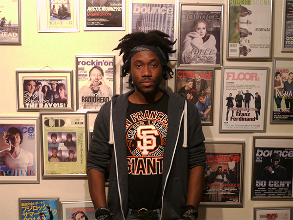 「ディアンジェロへUKからの回答、ドーニク来日インタビュー　デビューアルバム、そして気になる次作のアイデアを語る」1枚目/2