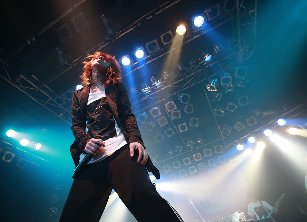 「清春、3年ぶりのソロ・ツアー【TOUR天使の詩2015『21』】公式レポート到着」1枚目/3