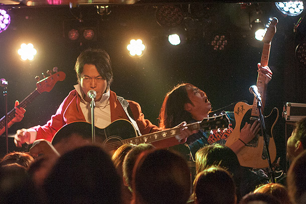 「井乃頭蓄音団、大盛況の勝負ワンマンに続いて盟友 忘れらんねえよとの対バン実現」1枚目/4