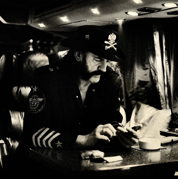 「モーターヘッドのレミー・キルミスターの葬儀がYouTubeで生配信決定、「俺たちと一緒に胸を焦がそう」」1枚目/1