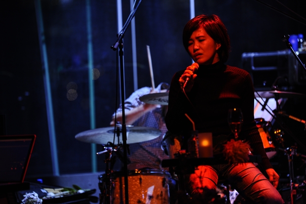 ACO　岸田繁（くるり）をゲストに招いた2年ぶりとなるワンマン・ライブをレポート