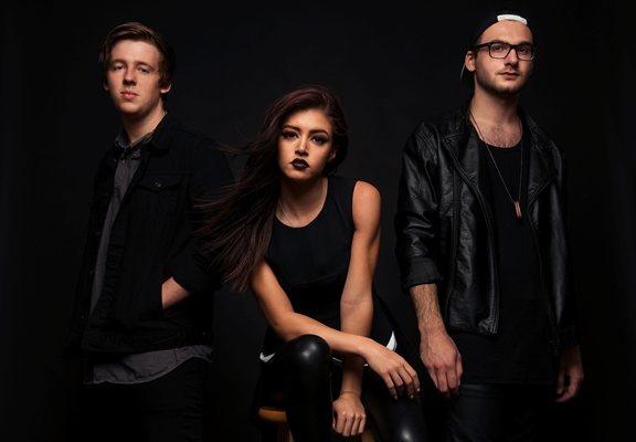 「アゲインスト・ザ・カレント 4月に待望の再来日決定」1枚目/2