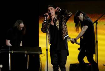 「【第58回グラミー賞】ジャスティン・ビーバー、自身初となるグラミー賞受賞＆授賞式にて初パフォーマンス」1枚目/2