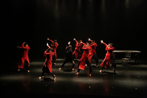 「ストリート、ブレイクダンスとコンテンポラリーダンスの融合を魅せたイマ・イドゥオセー、DAZZLE」1枚目/16