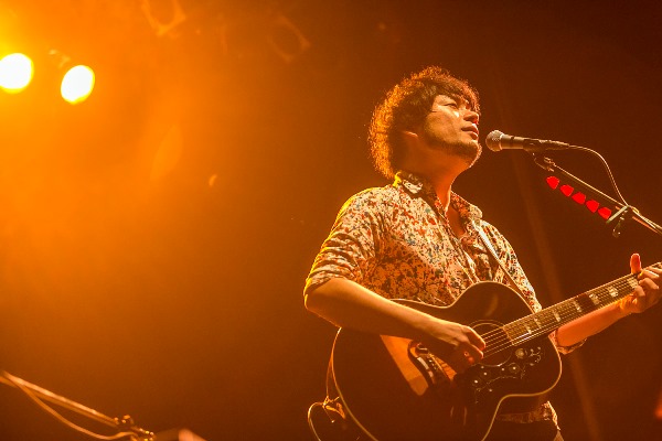 「浜端ヨウヘイ弾き語りワンマンライブ【Extra Large 2016】開催決定」1枚目/1