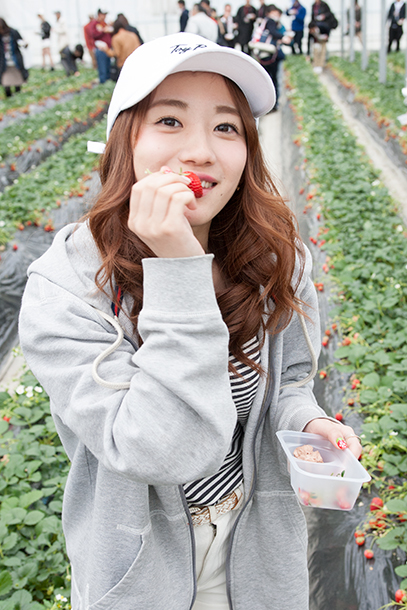 「【Cheeky Parade チキパの遠足～いちご狩り編～】関根優那
」10枚目/34