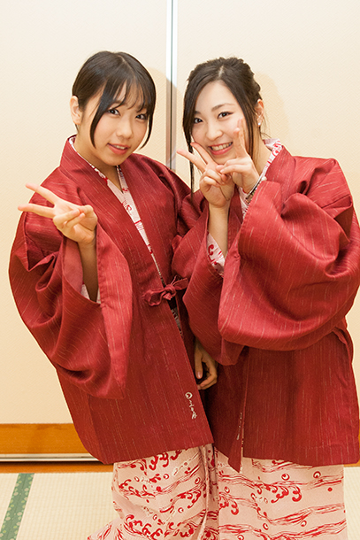 「【Cheeky Parade チキパの遠足～いちご狩り編～】島崎莉乃、鈴木友梨耶
」18枚目/34