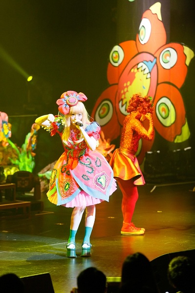 「きゃりーぱみゅぱみゅ、3度目のワールドツアーがシンガポールからスタート」1枚目/8