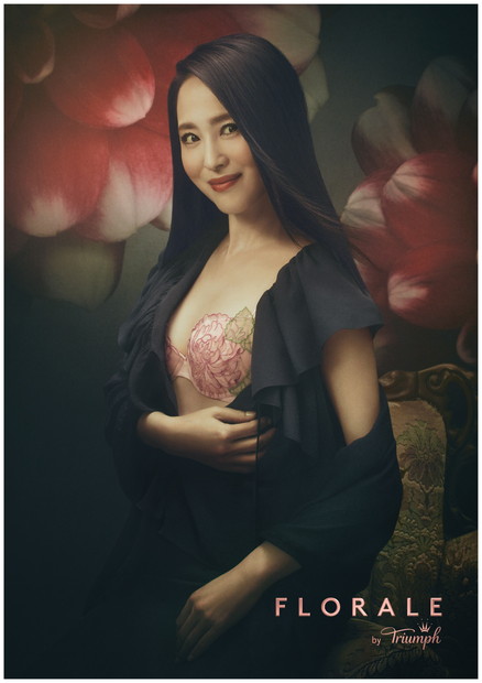 「松田聖子 トリンプの新ブランドCMで絵画のように美しい下着姿を披露」1枚目/4