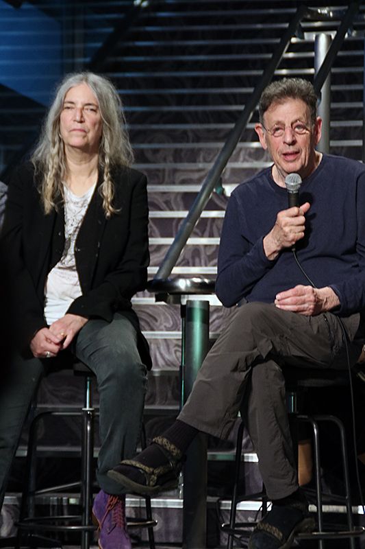 「「カウンター・カルチャーは、今となってはその時代の文化」 “パンクの女王”パティ・スミスと11年ぶりに来日したフィリップ・グラスがギンズバーグの影響を語る」1枚目/6