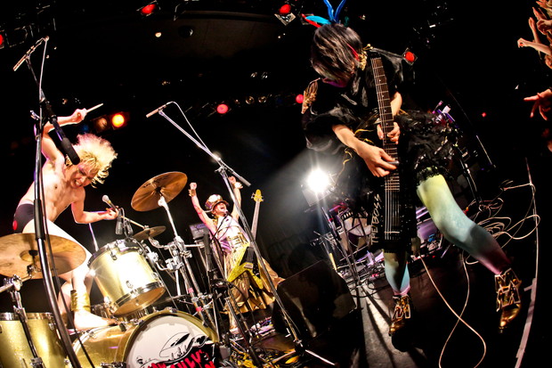 「モーモールルギャバン 新作レコ発【Dr パンティーの逆襲!!】東京公演映像を期間限定公開」1枚目/3