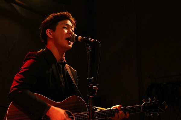 「音楽アプリnanaで2015年最も歌われた廣野ノブユキ「Rainy」のカバーコンピが先行発売開始」1枚目/2