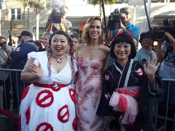 「左から渡辺直美、クリステン・ウィグ、友近」2枚目/5