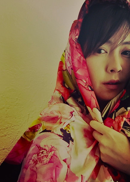 「「ことば」を唄わない湯川潮音の新名義“sione”world&#039;s end girlfriendプロデュースの新作EPリリース」1枚目/2