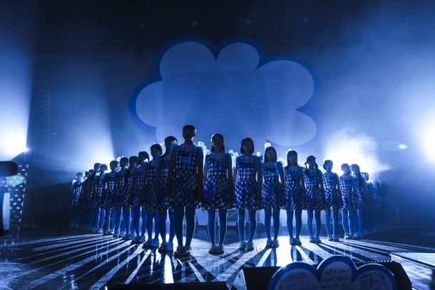 「26人組アイドルグループ・3B junior 単独公演【3B junior浅草大歌謡ショー】リベンジ大成功」1枚目/22