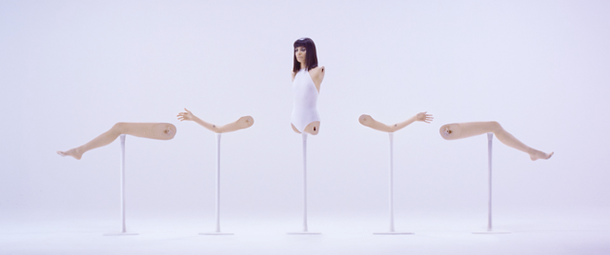 「スクール・オブ・セヴン・ベルズ 最終作『SVIIB』より「Signals」MV公開」1枚目/2